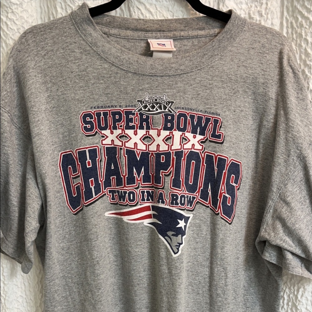 Vintage Patriots Super Bowl Champions Tee
